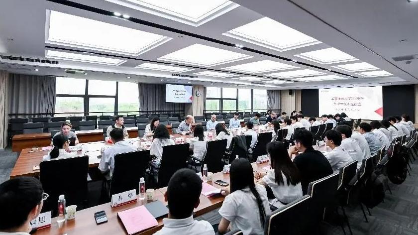 毕业季｜华东师大召开2025年毕业生代表座谈...